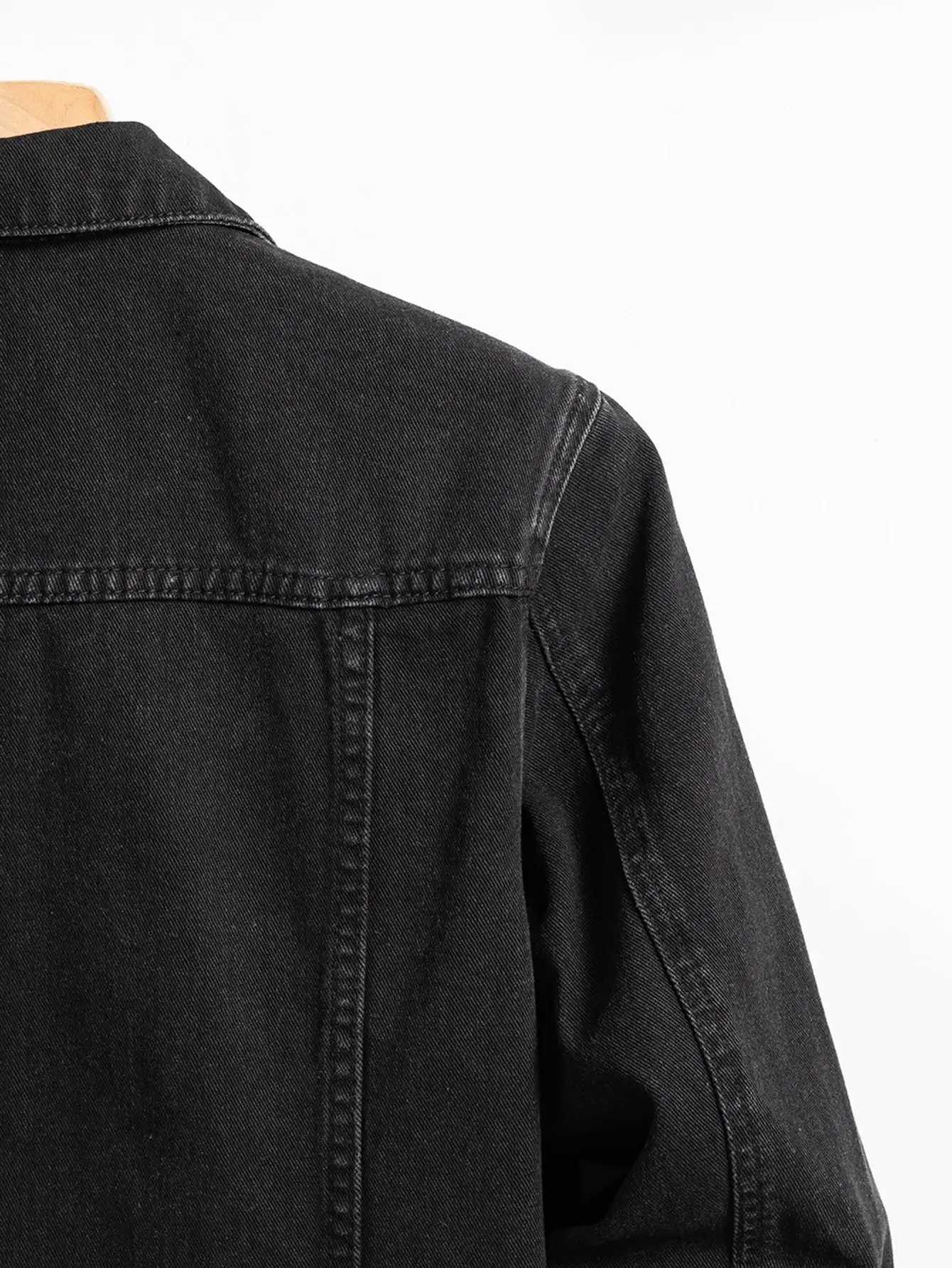 Mens denim jacket for spring and autumn Black-collar denim coat Suitable for daily casual wear Stylish simple and trendy s86 M260309