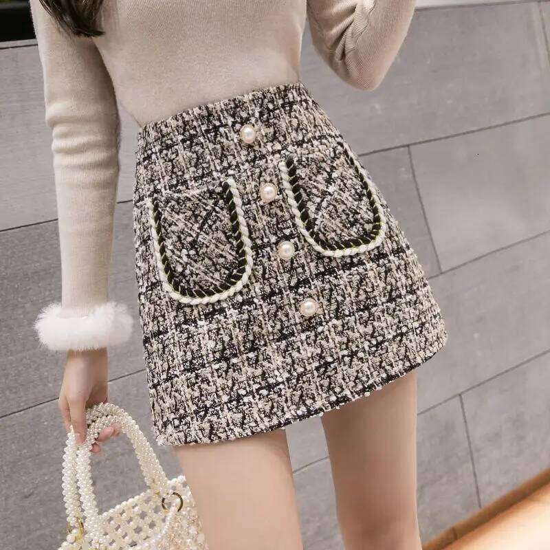 Half Length for Women 2025 New Coarse Floral Woolen A-line High Waist Slimming Short Skirt Female XJ260309