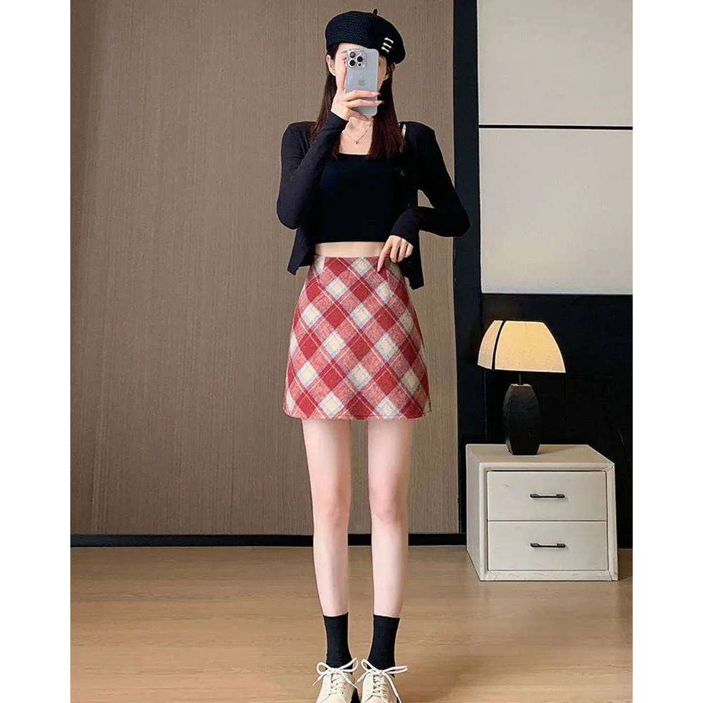 2025 Woman Skirts Woolen A-word Short Autumn And Winter Half Plaid Female Of The New High-waisted Slim-fit Wrap Hip Skirt XJ260309