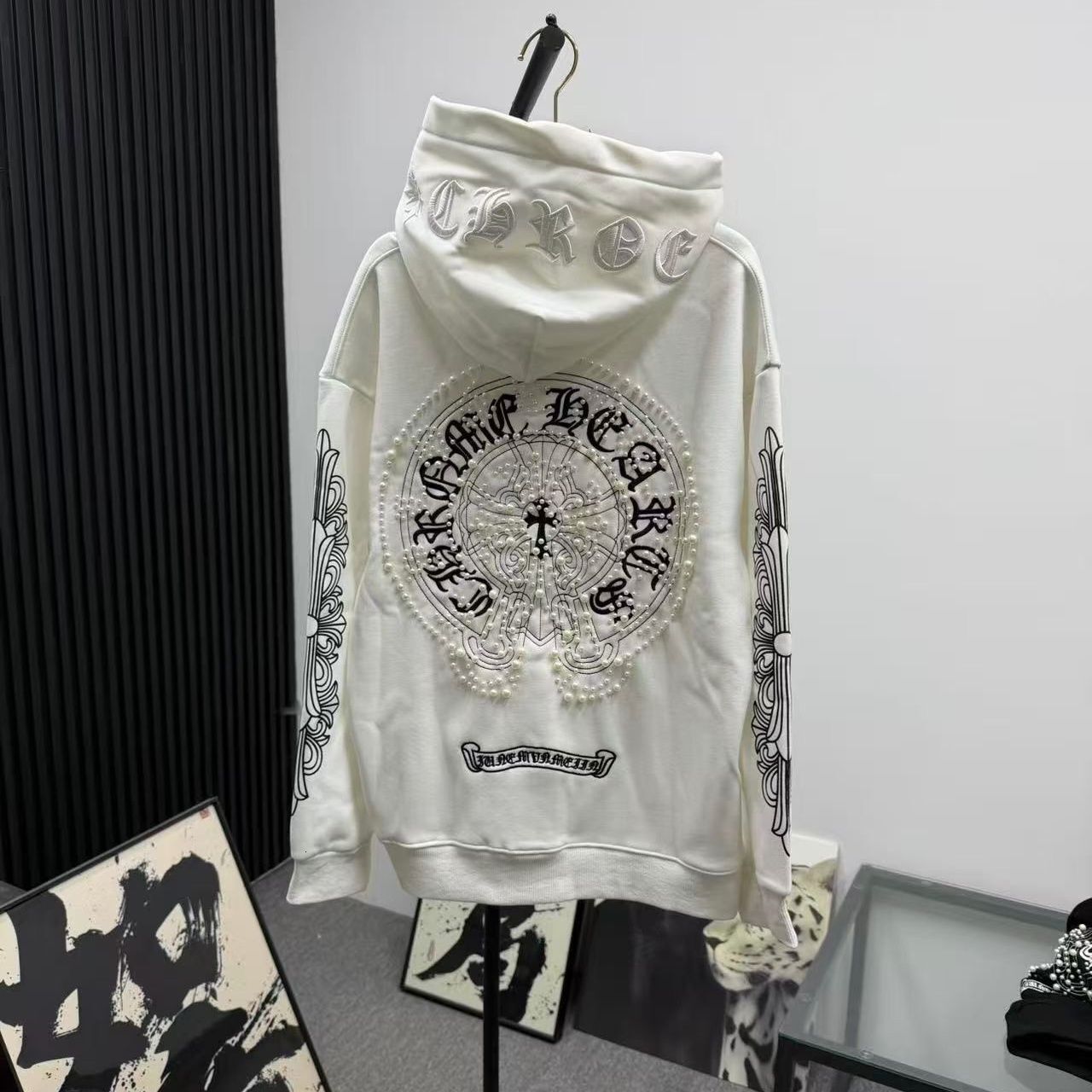 New Pearl Embroidery Trendy Cro Sanskrit Hooded Loose Sweatshirt for Men and Women with Fleece