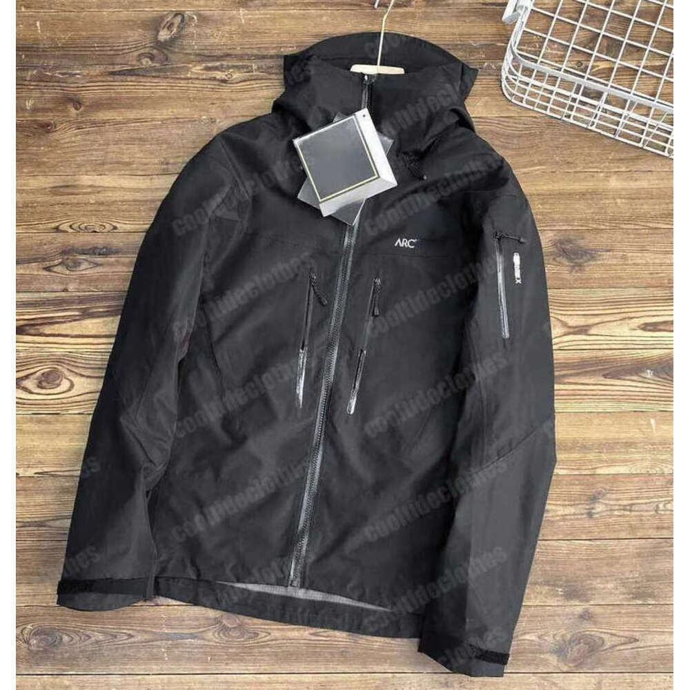 Men's Jackets Waterproof Jacket Outdoor Essential Casual Designer Brand Men's Outerwear Windbreaker Hooded Printed Logo Fashionable Men's Jacket Asian Size