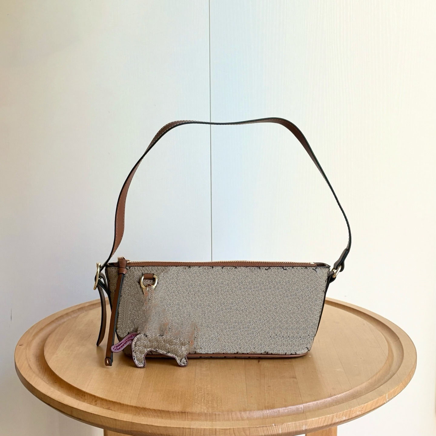 10A High-Quality Luxury Designer Classic Vintage Baguette Bag for Daily Commuting and Casual Fashion Shoulder Bag