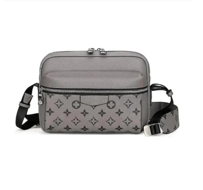 2026 New Designer Handbag Men's Leather Outdoor Messenger Bag Men's Crossbody Bag Luxury Designer Bag Pocket Multi-bag Fashion Messenger bag