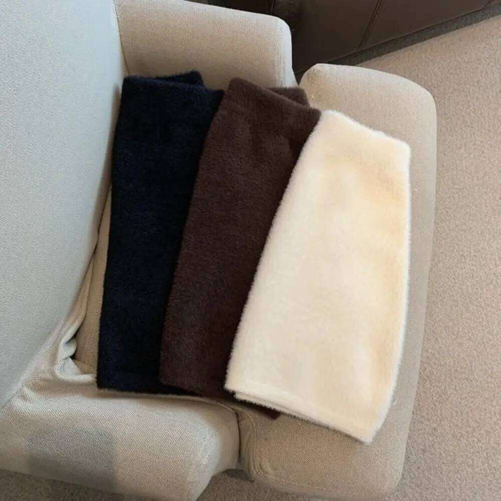 Sweet Imitation Mink Fleece Spicy Girl Style Autumn Winter Short Mini Skirts Ins Retro High Waist A-line Skirt Lady XJ260309