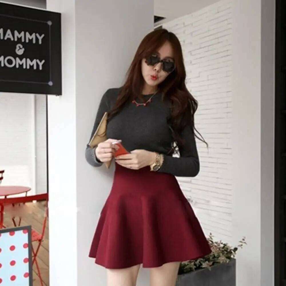 Classic Swallow Gird Pleated Skirts Fashion Autumn Winter A-Line Mini Chic Trendy Short Women Skater Skirt XJ260309