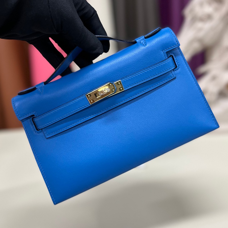 Luxurious handbag with mirror finish. Ladies' evening bag wallet. No shoulder strap design Swift leather Fully hand-sewn Extremely strict craftsmanship with logo box
