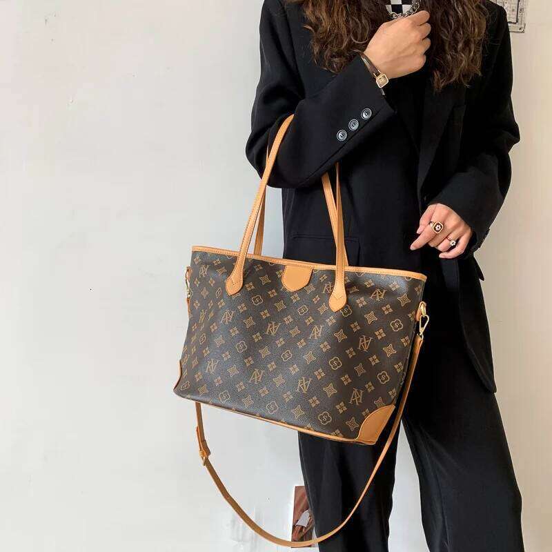 Durable Messenger Bag Women Made Of Genuine Leather, Popular Crossbody Design By Brand For Everyday Carry H260309
