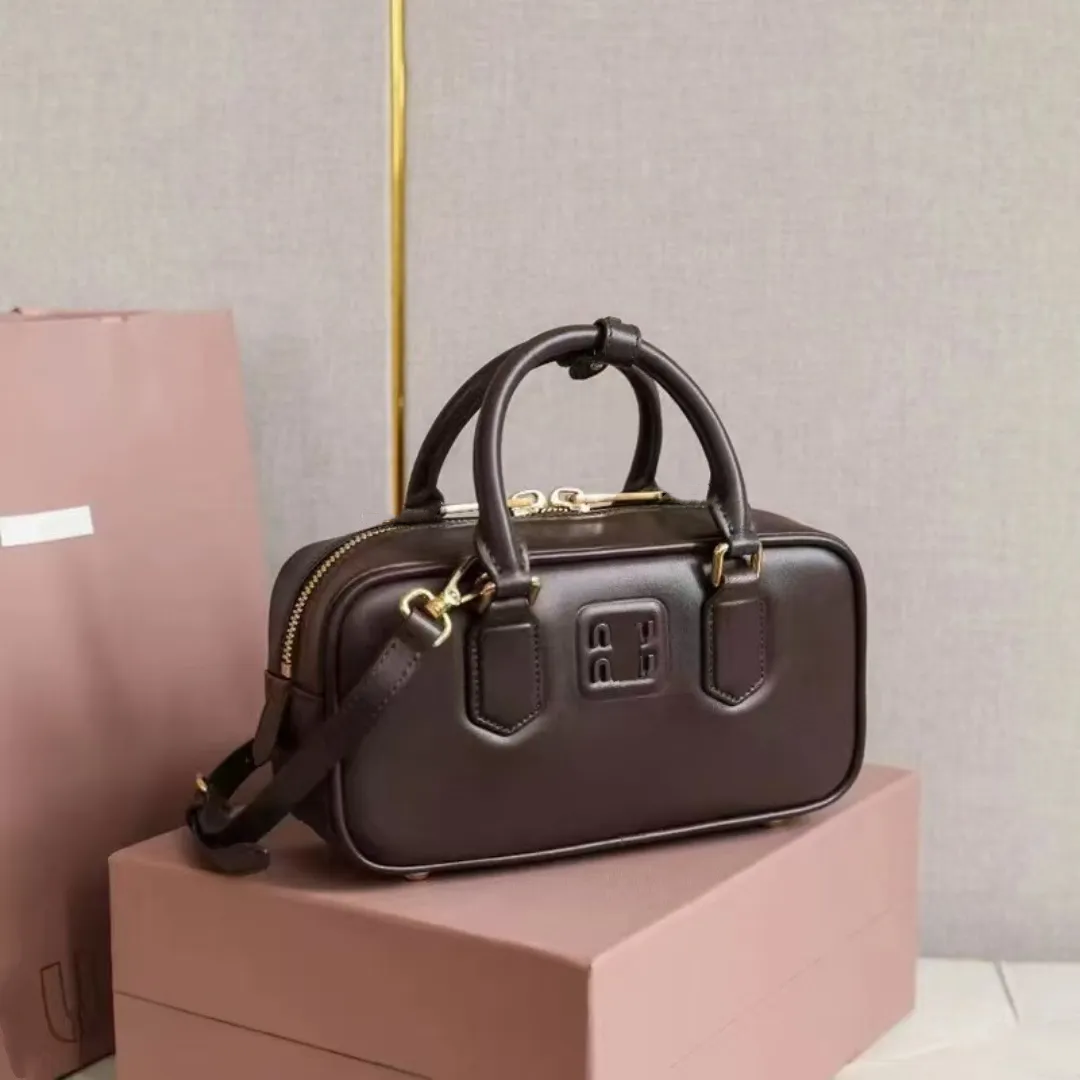 2025 Designer Boston Bag M Series Fur Leather Handbag for Ladies Fashionable and Luxurious Handbag Tote Bag Crossbody Bag Fashion Mini Bag