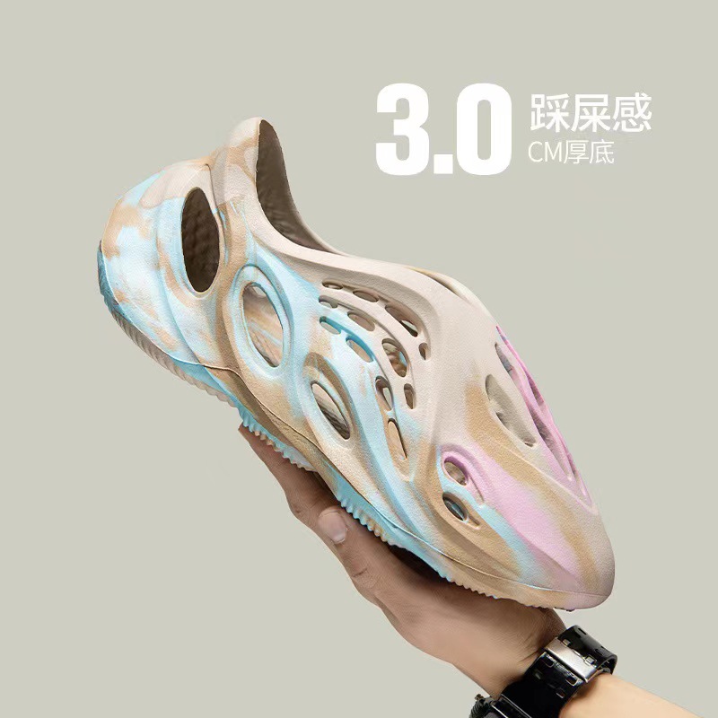 Free shipping 2026 Summer Hot Trendy Fashion Men's Designer Sandals Solid Color Splicing Leisure Outdoor Sports Couple Beach Shoes