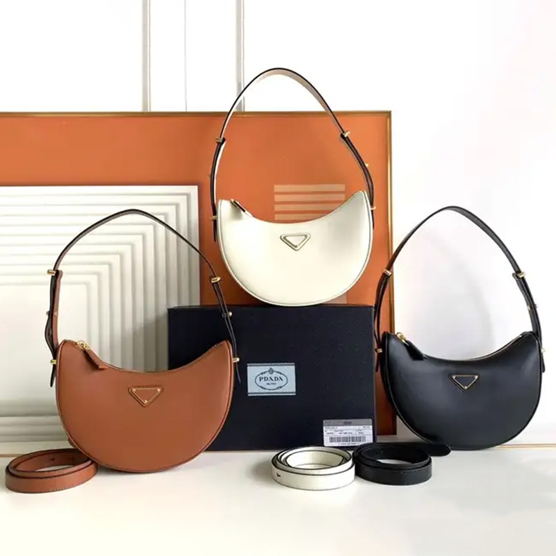 Designer bag Luxury bag Crescent bag Arqwe Fashion armpit bag Classic handbag Black crossbody bag Three in one cowhide shoulder bag Classic black dumpling bag purse