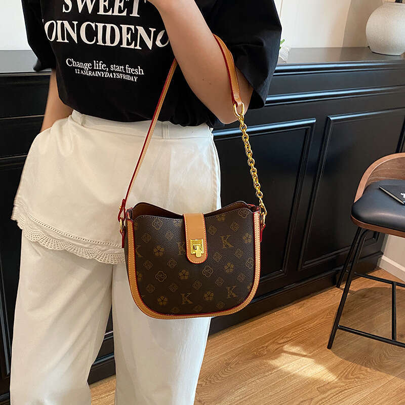 Women's saddle 2026 new fashion light luxury stylish vintage printed shoulder niche design crossbody bag