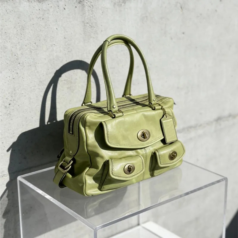 Vintage Green Lock Handbag Women PU Leather Large Capacity Shoulder Bags Ladies Harajuku Y2k Aesthetics Versatile Crossbody Bags 260228