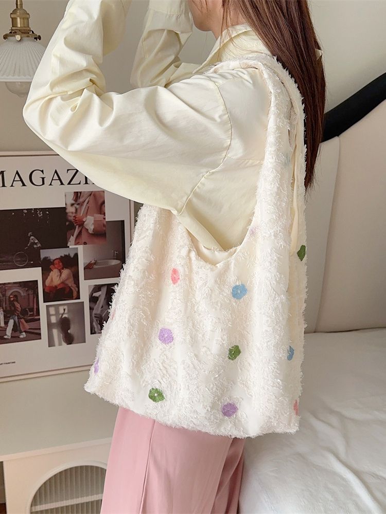 C141 Chic Flowered … - image