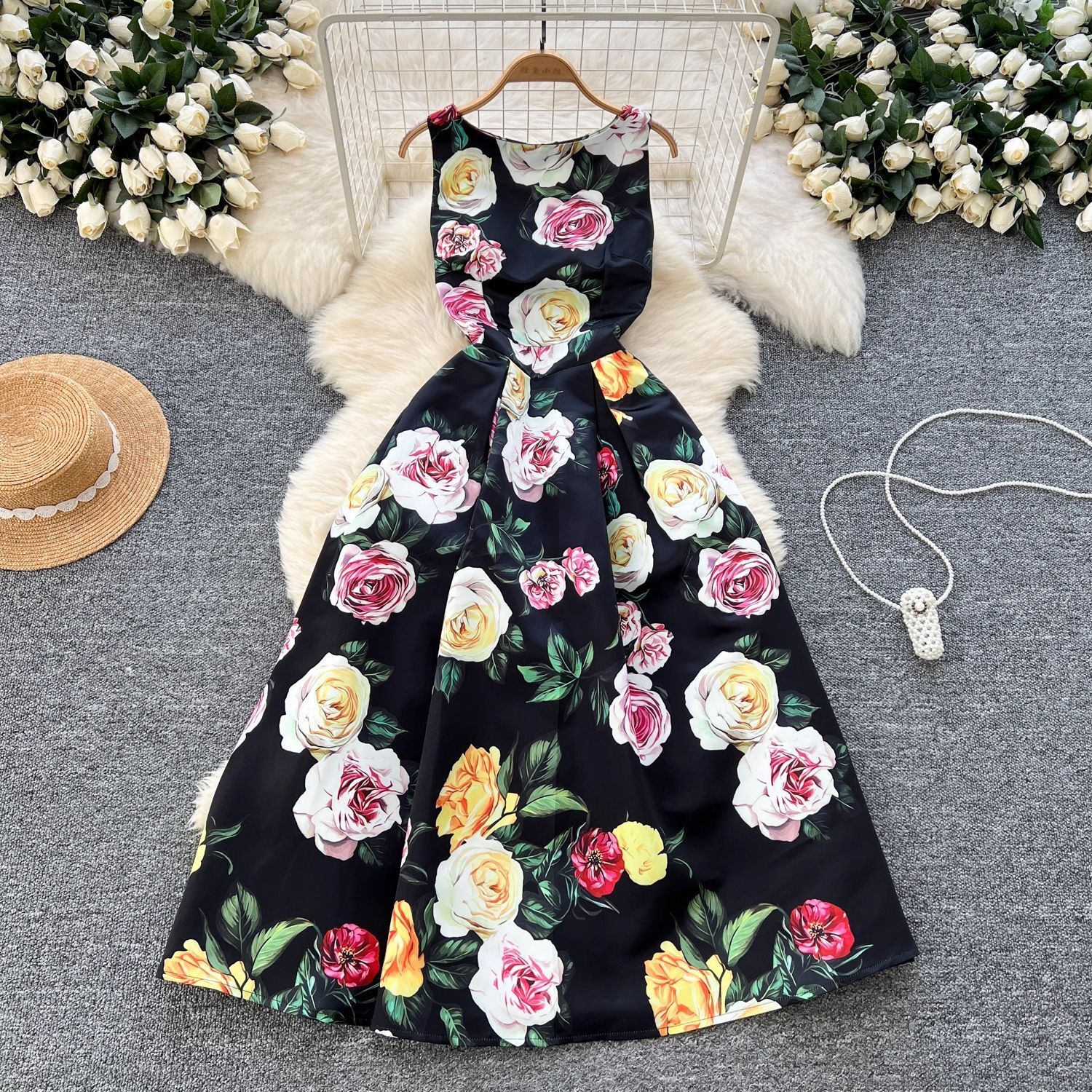 Womens Stylish Dress With A Slimming Waist Sleeveless Fashionable Printed Puffy Gown