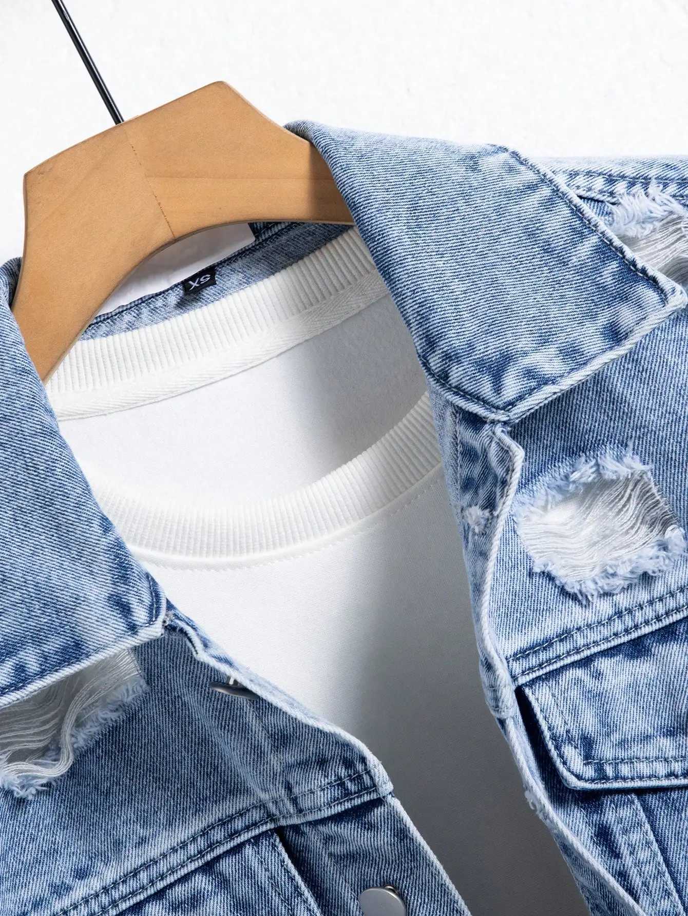 Mens denim jacket for spring and autumn Blue ripped coat Street fashion Vintage - worn style Daily casual M260309