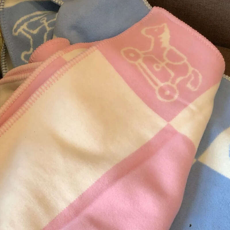 Soft Blanket Portable Warm New Baby Suitable For 3-6 Years Old 130/100cm Cashmere Pony Pattern Wool Decorative Knitted Blankets