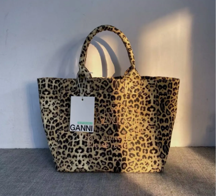2026 Beach Bags leopard bag Luxury large Designer Shoulder bag Woman Fashion Crossbody tote bag shop travel lady handbags Top quality chain Gannitote bag G120002111