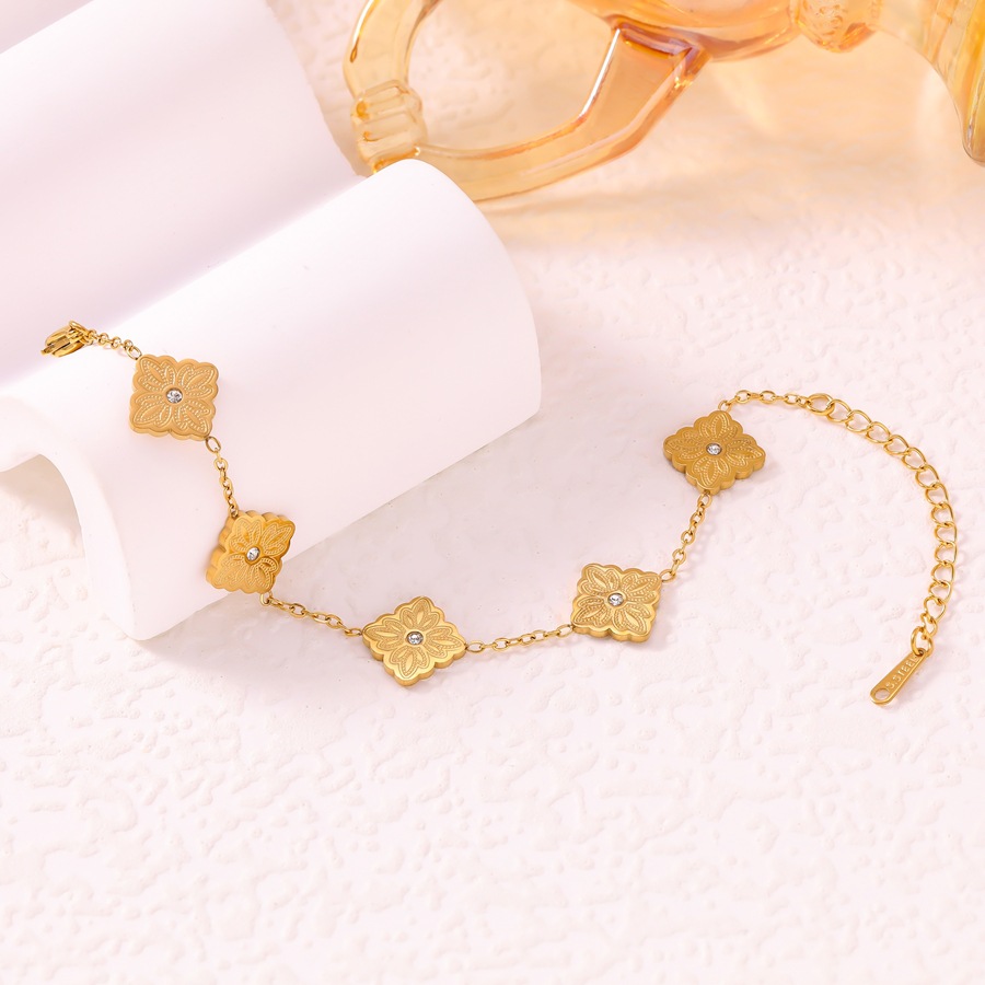 Cross-border best-selling new exquisite light luxury diamond-encrusted diamond-shaped four-leaf clover bracelet for women, fashionable and versatile s - view 5
