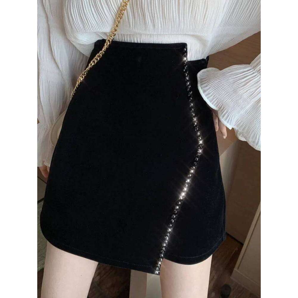 Ins CHIC Europe French Irregular Velvet Hand Bead Rhinestone Woman Velour Mini Skirt High Waist Bodycon Lady Bottom Black Winter XJ260309