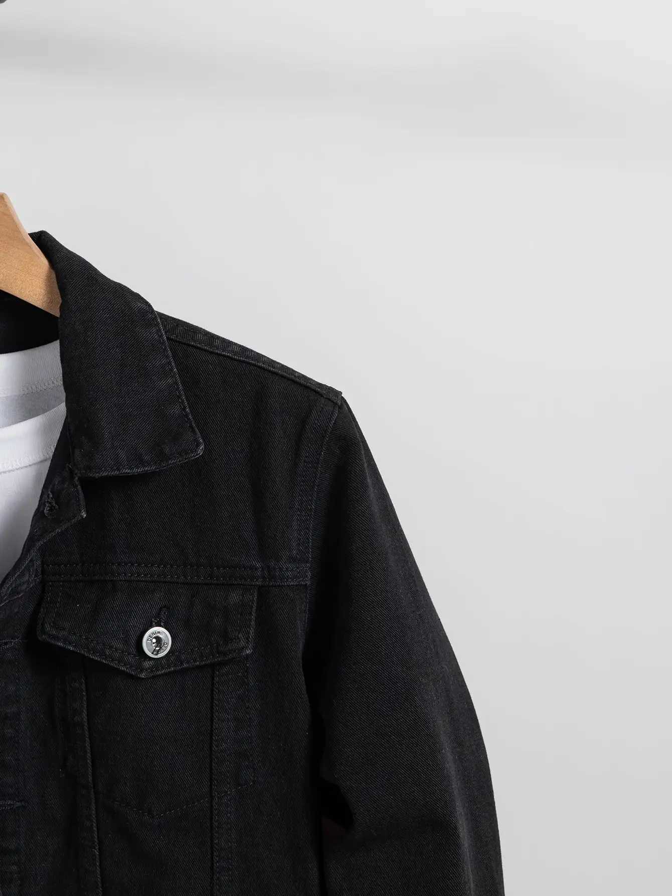 GELITAYIN Mens Denim Jacket For Spring And Autumn Black Regular Lapel Denim Coat Simple And Versatile For Daily Casual Wear M260309