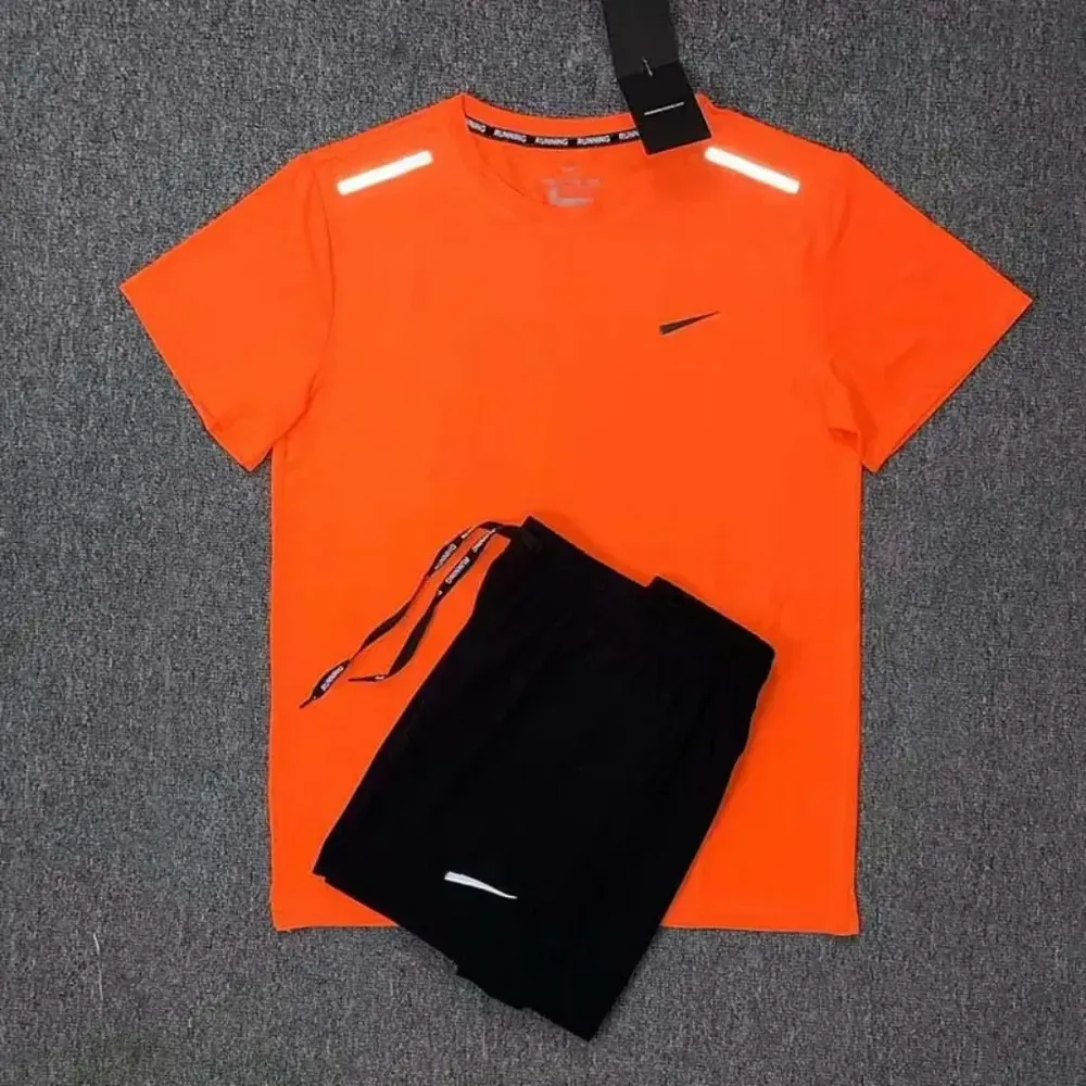Mens tracksuits designer tracksuit shirts shorts two-piece fitness suit print quick drying t-shirt Sportswear Basketball tracksuit 17