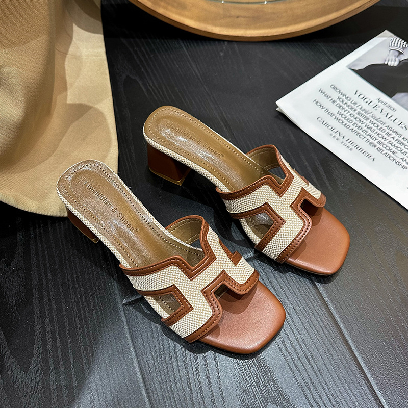 New hot free shippping designer slippers for womens flat slippers white black beige green brown Fashionable and versatile outdoor beach slippers