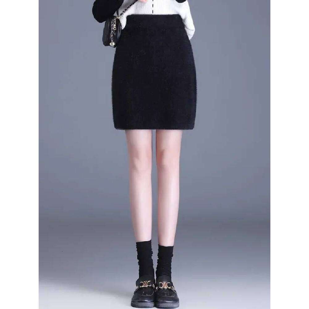 Y2k Skirts Women Fluffy All-match Mini Aesthetic Harajuku Elegant Famous Lady Cleanfit Fashion Knitted Autumn Faldas Streetwear XJ260309
