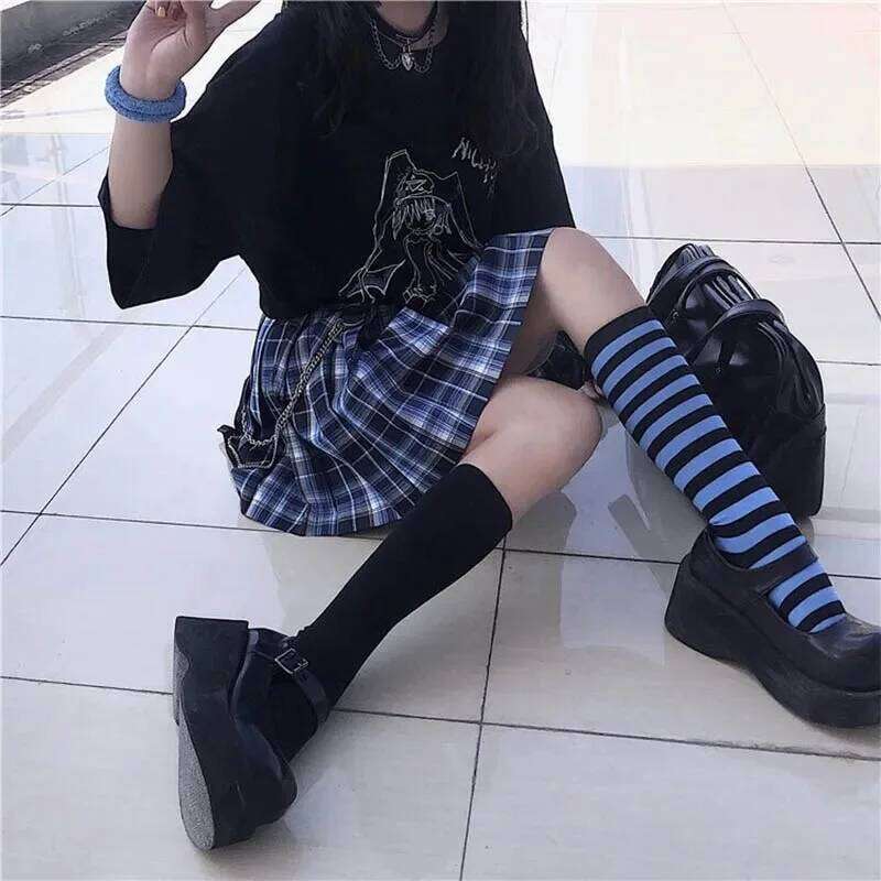 Y2K Pure Pleated Women's Cute College High Waist Blue Black Line Design Sense Jk Short Skirt Fresh Sweet Style XJ260309