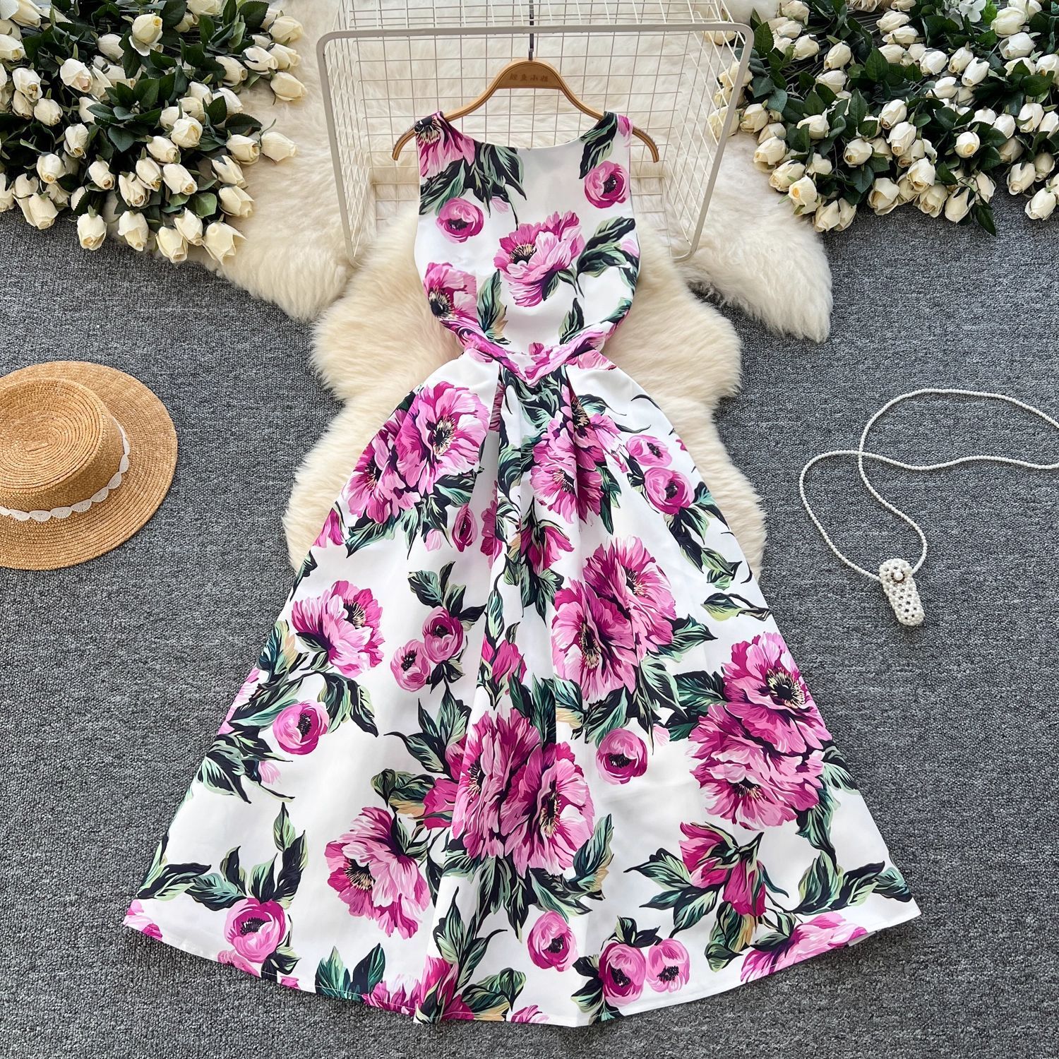 Womens Stylish Dress With A Slimming Waist Sleeveless Fashionable Printed Puffy Gown