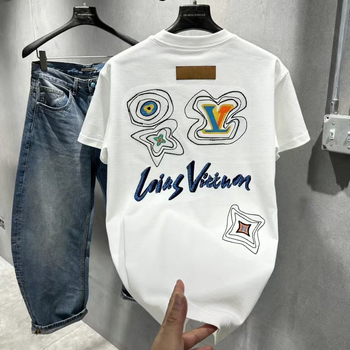 Mens designer T-shirt loose and stylish casual style suitable for both men and women Features 3D printed design short sleeves bestseller premium quali