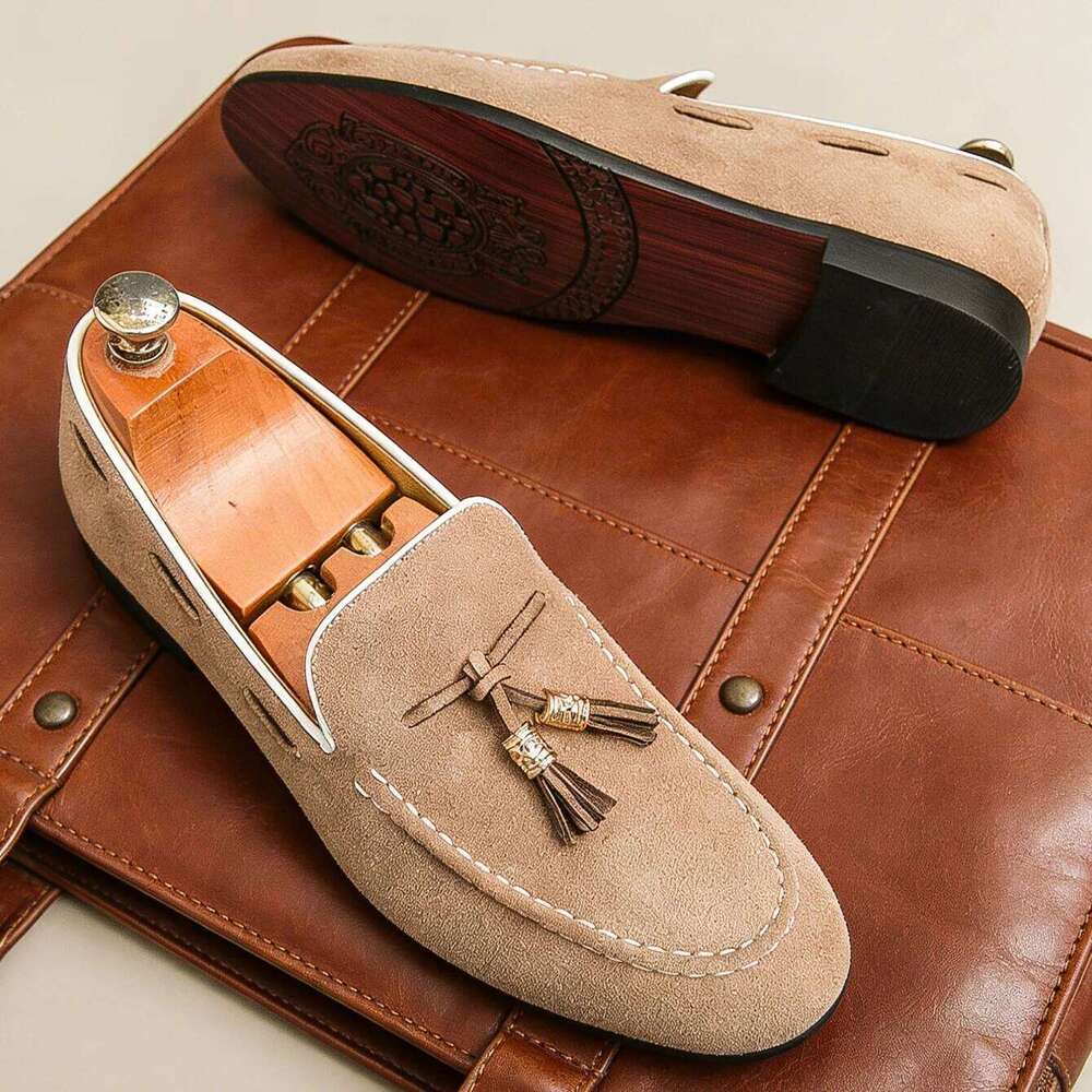 New Fashion Tassel Slip On Loafers Suede Leather Men Shoes Classic Dress Office Daily Business Party Casual Shoe for Man