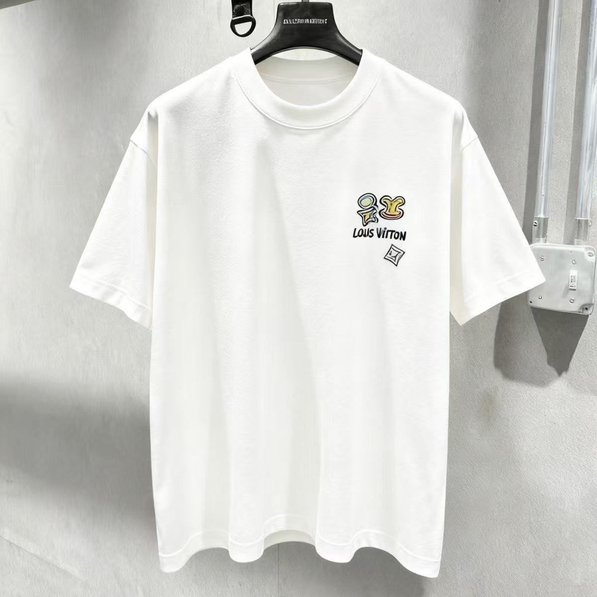 Mens designer T-shirt loose and stylish casual style suitable for both men and women Features 3D printed design short sleeves bestseller premium quali