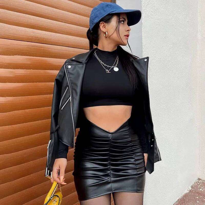 Women's Solid Color Pu Leather Skirts Fashion Sexy Folds Slim Package Hip Mini Skirt Streetwear Female 2026 Spring New Clothing XJ260309