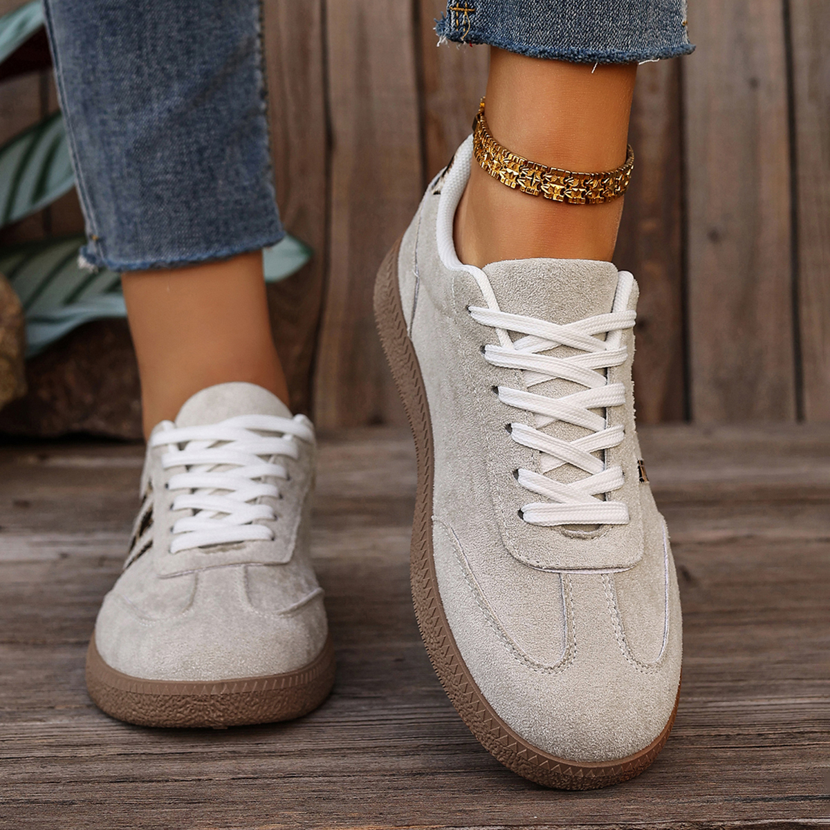 Women's Classical Outdoor Luxury Sports Shoes Thick Soled Lace Up designer Sneakers Comfortable Shoes Women Non slip flat shoes training shoes Wo