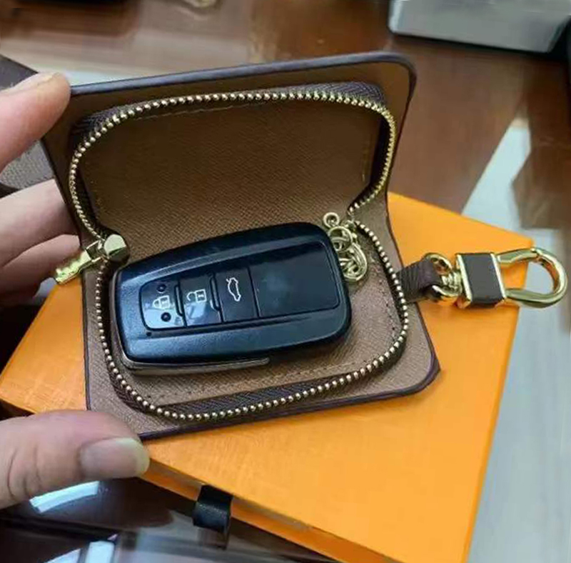 Designer Luxury Car Keychains Buckle Bag for Women Men Designers Lover Handmade Leather Keychain Holder key rings chain Pendant Accessories