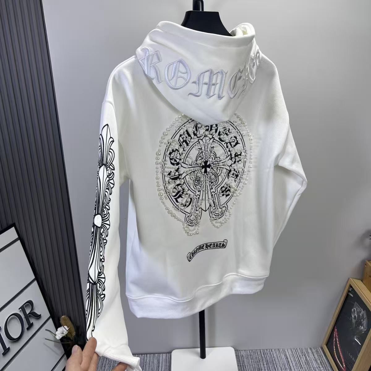 New Pearl Embroidery Trendy Cro Sanskrit Hooded Loose Sweatshirt for Men and Women with Fleece