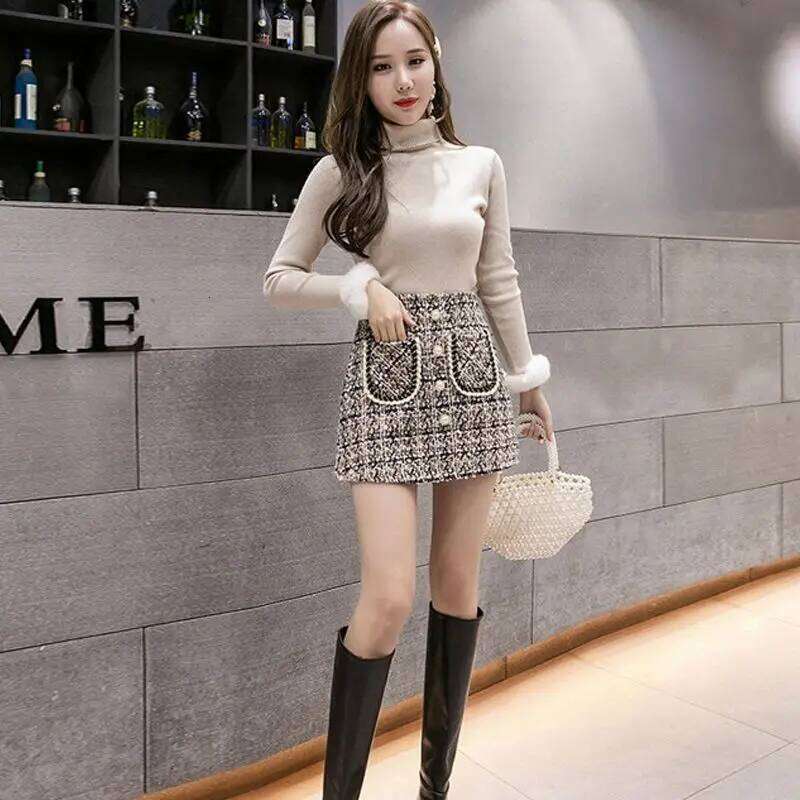 Half Length for Women 2025 New Coarse Floral Woolen A-line High Waist Slimming Short Skirt Female XJ260309
