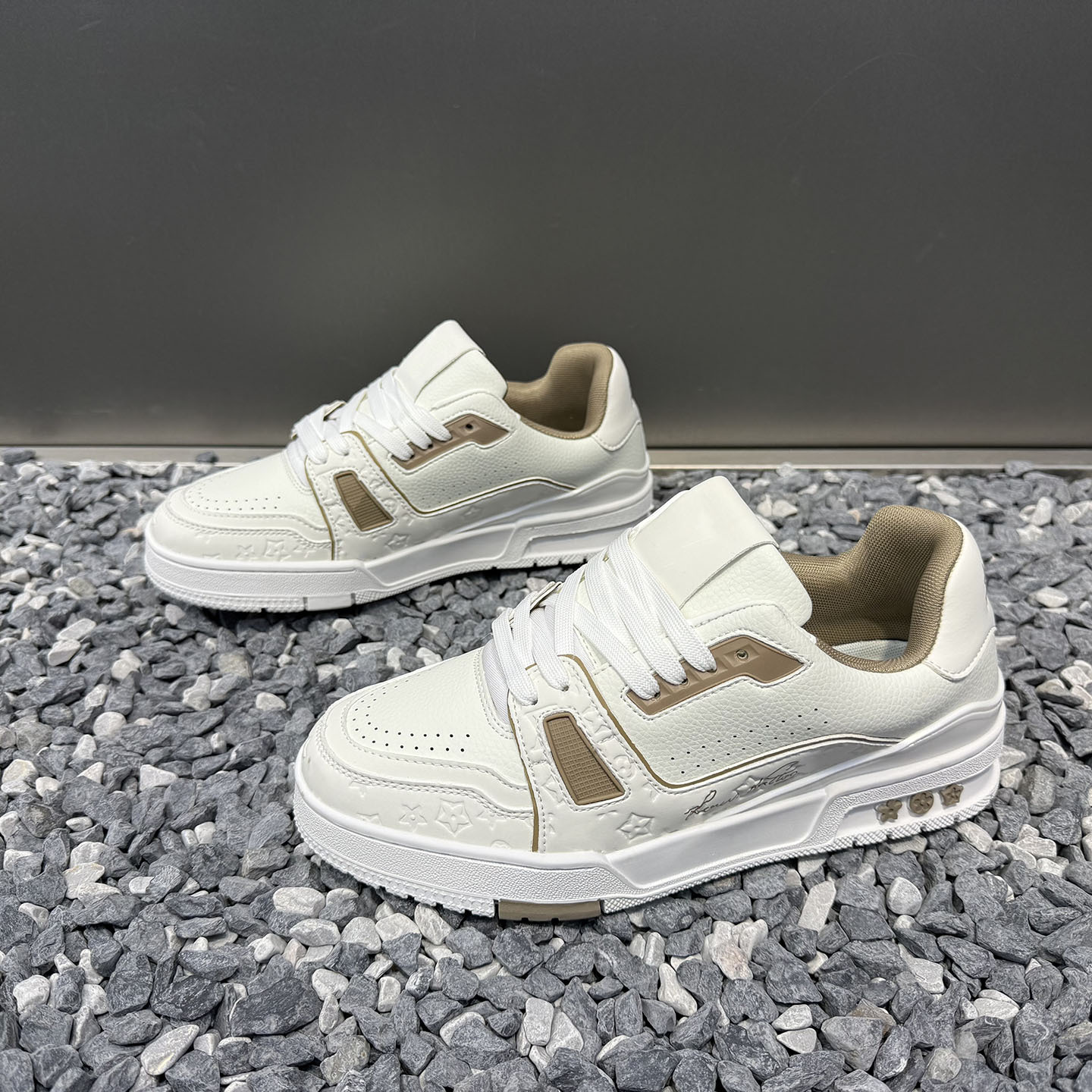 VUTITDN free shipping designer for mens womens casual black white khaki grey Fashionable versatile outdoor sneakers sports shoes