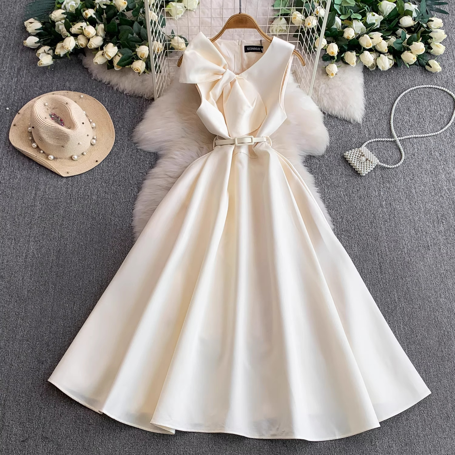 Elegant Womens Evening Party Dress With Bow V-neck Sleeveless Waist-cinching Slimming Long Skirt With A Large Hem