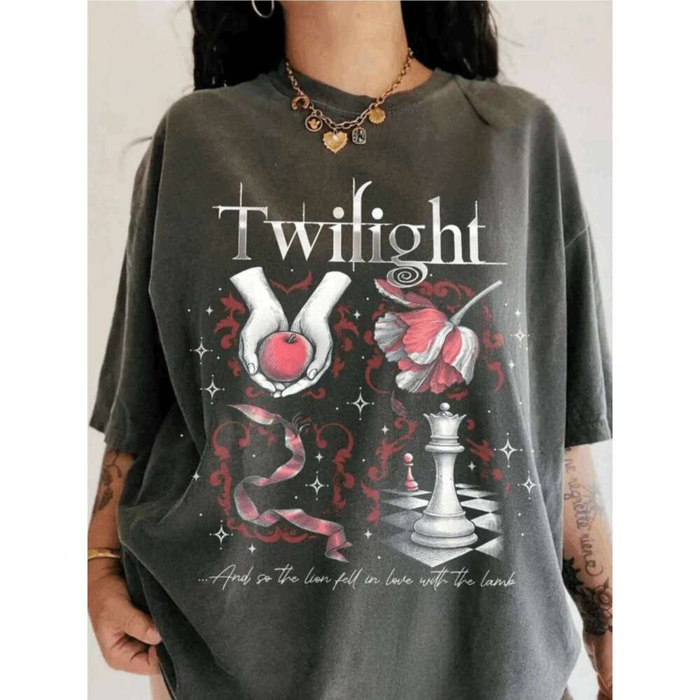 Inspired Book Cover Aesthetic TShirt Twilight Saga Fan Gift Vampires Wolves Romance Unisex Shirt XJ260306