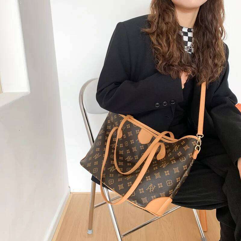 Durable Messenger Bag Women Made Of Genuine Leather, Popular Crossbody Design By Brand For Everyday Carry H260309