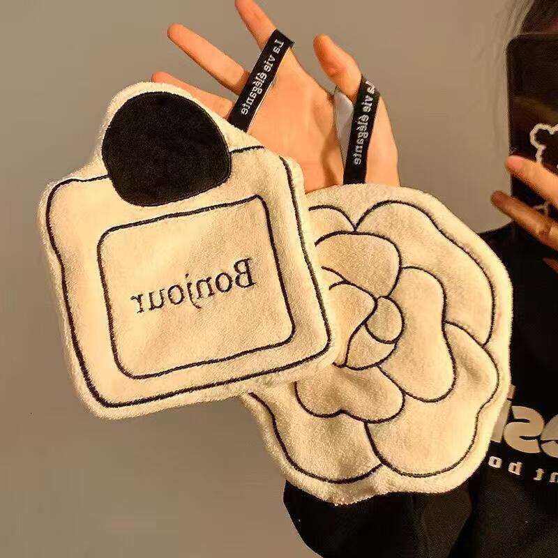 Kitchen Absorbent Cleaning Cloth Minimalist Camellia Hand Hangable Small Square Towel French Style Home Use for Kitchen Bedroom Decoration