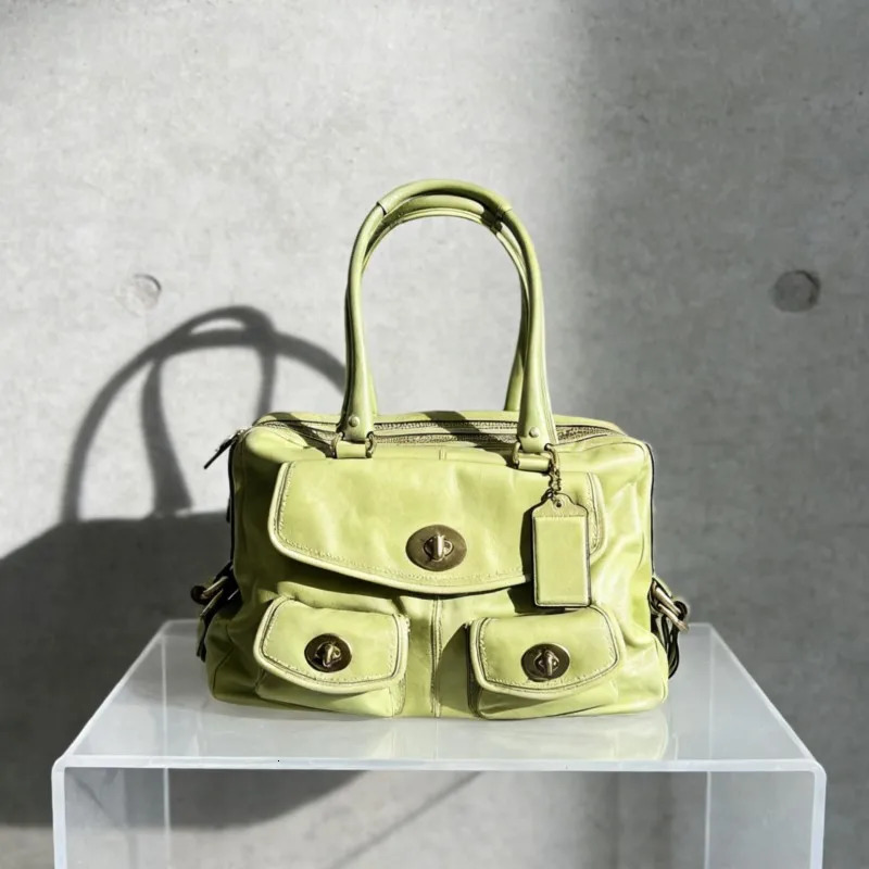 Vintage Green Lock Handbag Women PU Leather Large Capacity Shoulder Bags Ladies Harajuku Y2k Aesthetics Versatile Crossbody Bags 260228