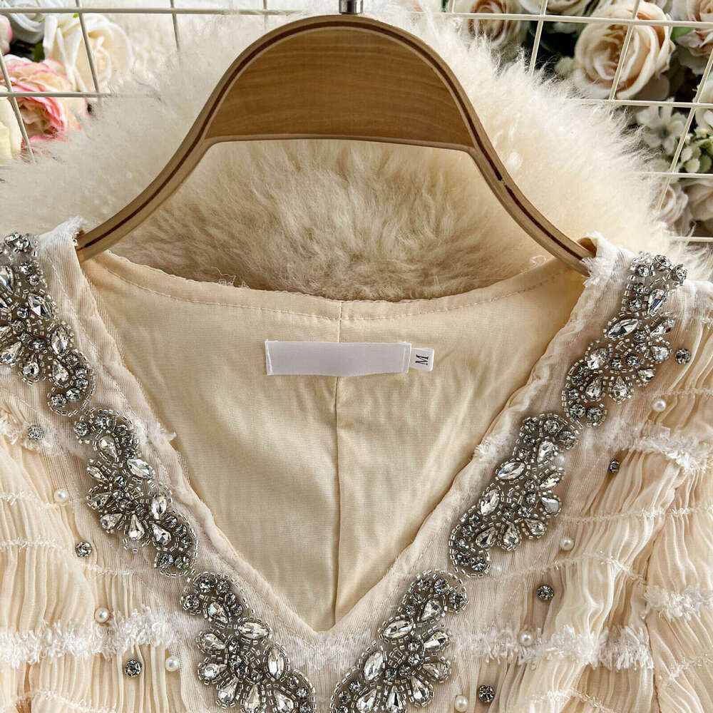 Light luxury socialite style diamond embellished V-neck short sleeved women's dress with high-end lace stitching