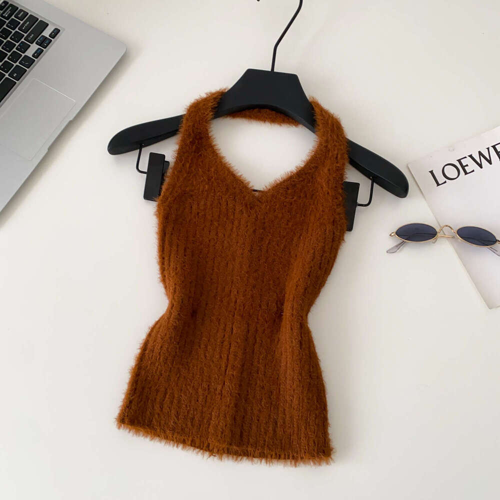 Designer's fashionable backless collar fur knitted women's vest for autumn and winter, pure and tempting, slim fit backless