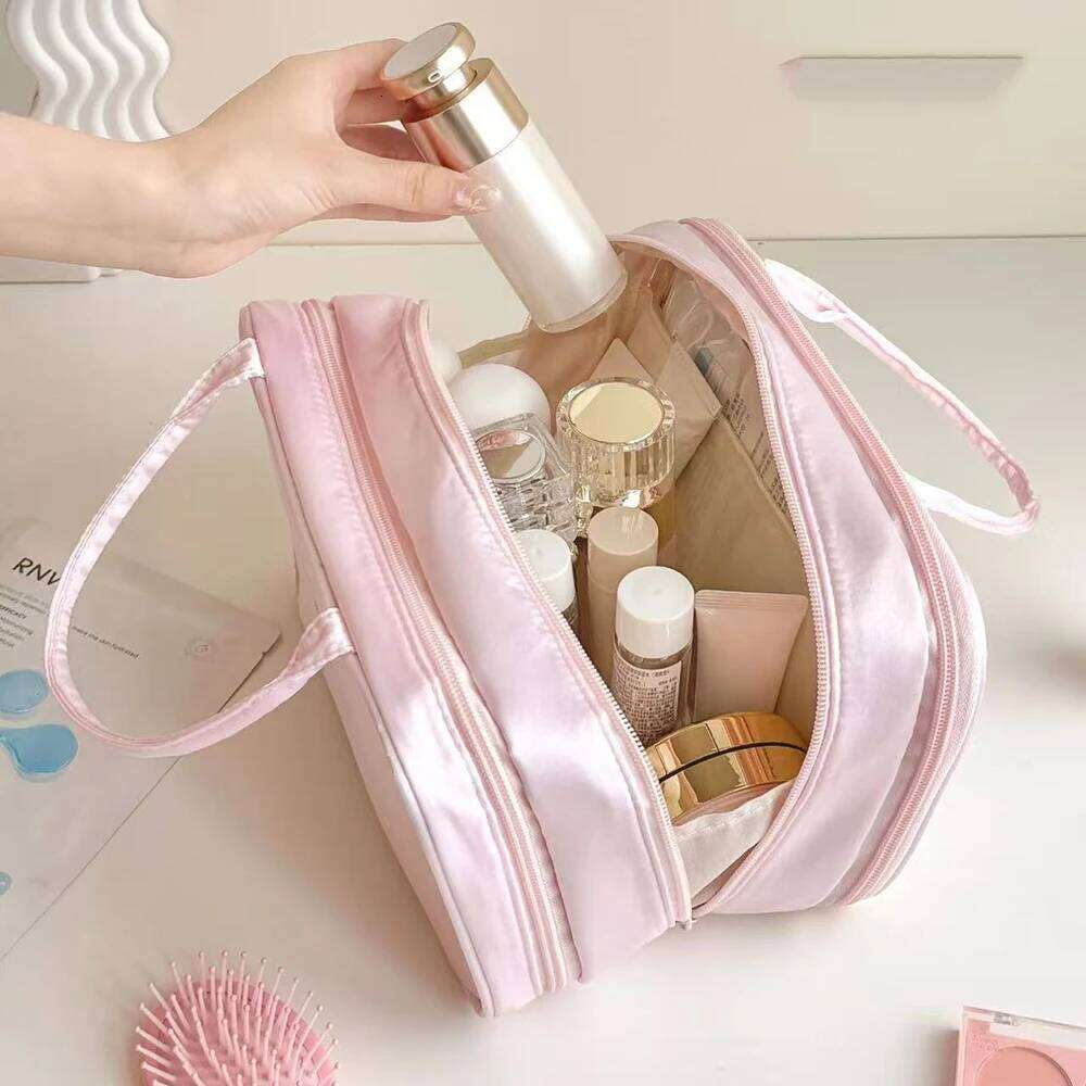 Large Capacity Portable Travel Cosmetic Bag Women's Lightweight Nylon Storage Organizer for Toiletries Easy to Carry Daily Use XJ260310