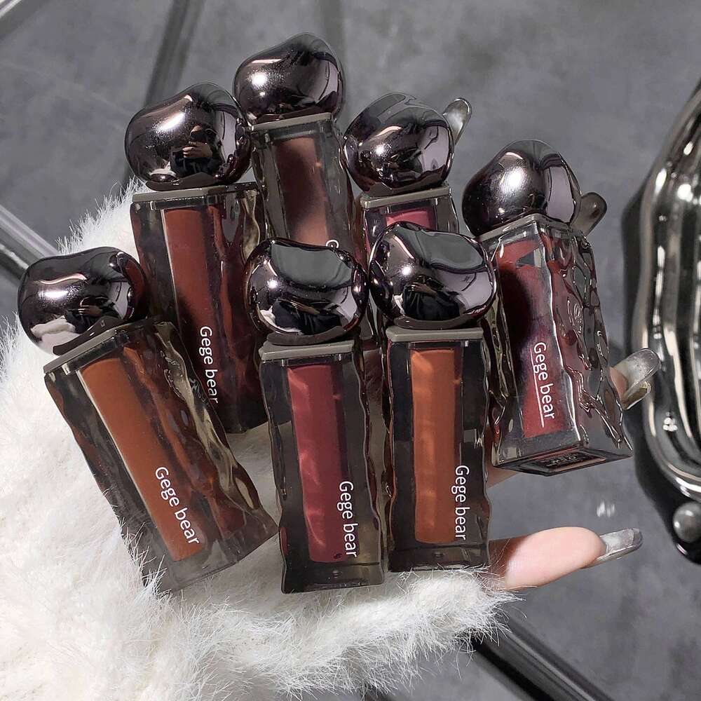 Gege bear Glacier Moisturizing Lip Gloss is moisturizing, lightweight, easy to color, mirror finish lip gloss Z260310