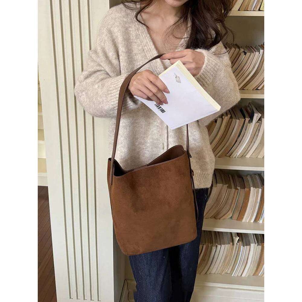 2025 New Autumn/Winter Retro Suedette Crossbody Large Capacity Shoulder Fashion Daily Commuter Women's Bag XJ260310