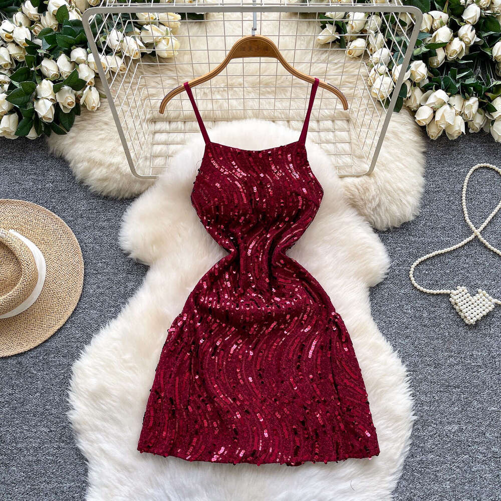 Light luxury celebrity fashion sequin shiny strap suitable for women's niche high-end style waist cinching slimming backless formal wear