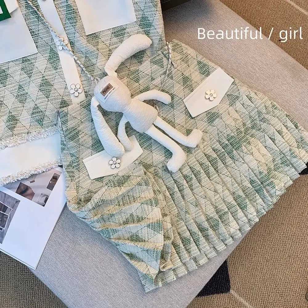 Ladies Fashion Patchwork Sleeveless Two-piece Suit Summer Temperament Plaid High Waist Pleated Skirt Women Buttons Pocket SetsT260310